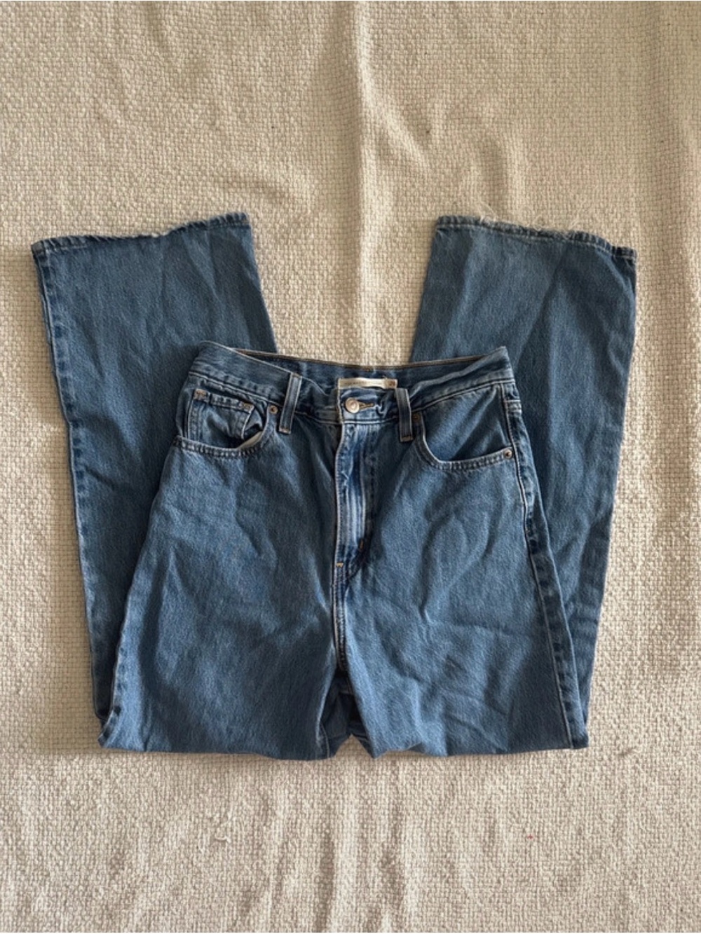 Levi's Straight Leg Women's Jeans in Medium Blue
